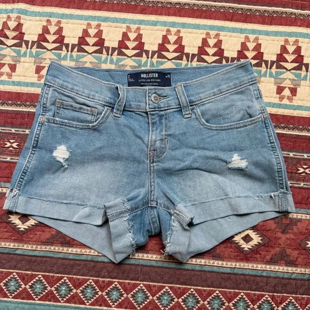 NWT Hollister low rise Blue Denim Shorts size 2
